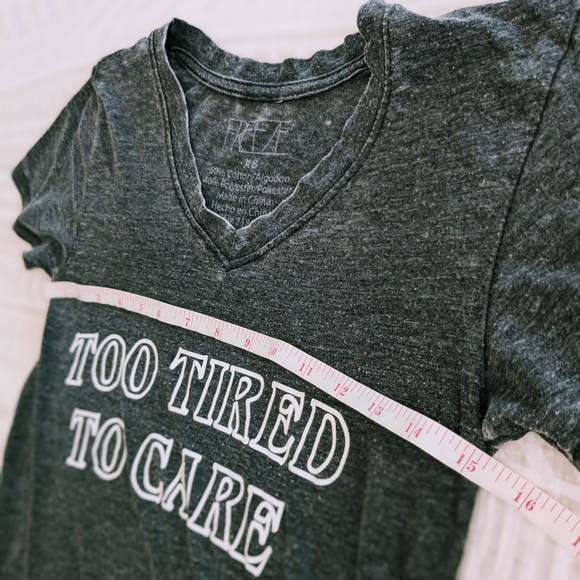 Graphic tee bundle XS/S - Picture 4 of 11